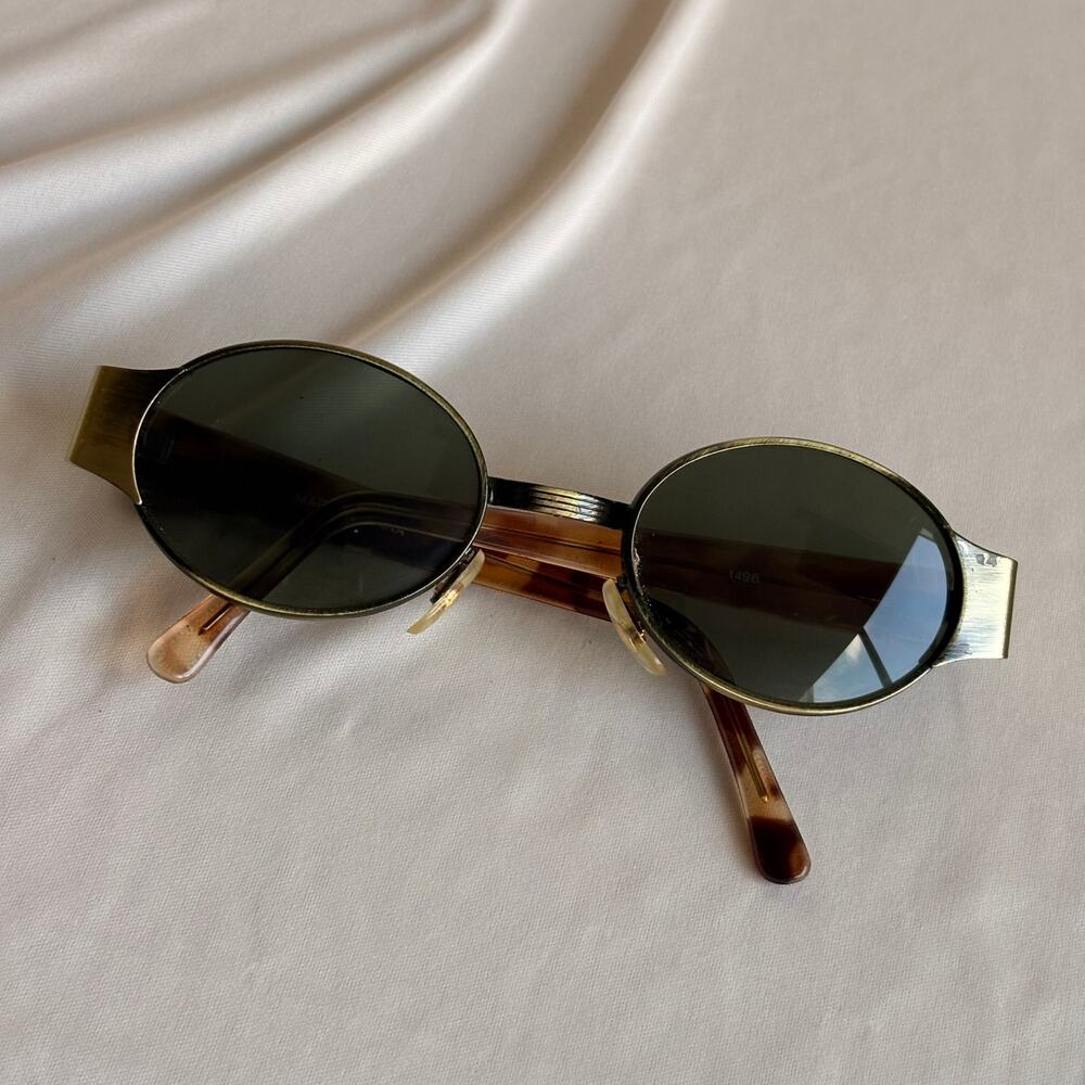 Green Oval Brass Sunglasses - 80s Vintage, Tortoise Shell Arms - Picture 7 of 7